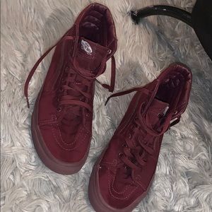 Sk8-Hi Maroon Vans